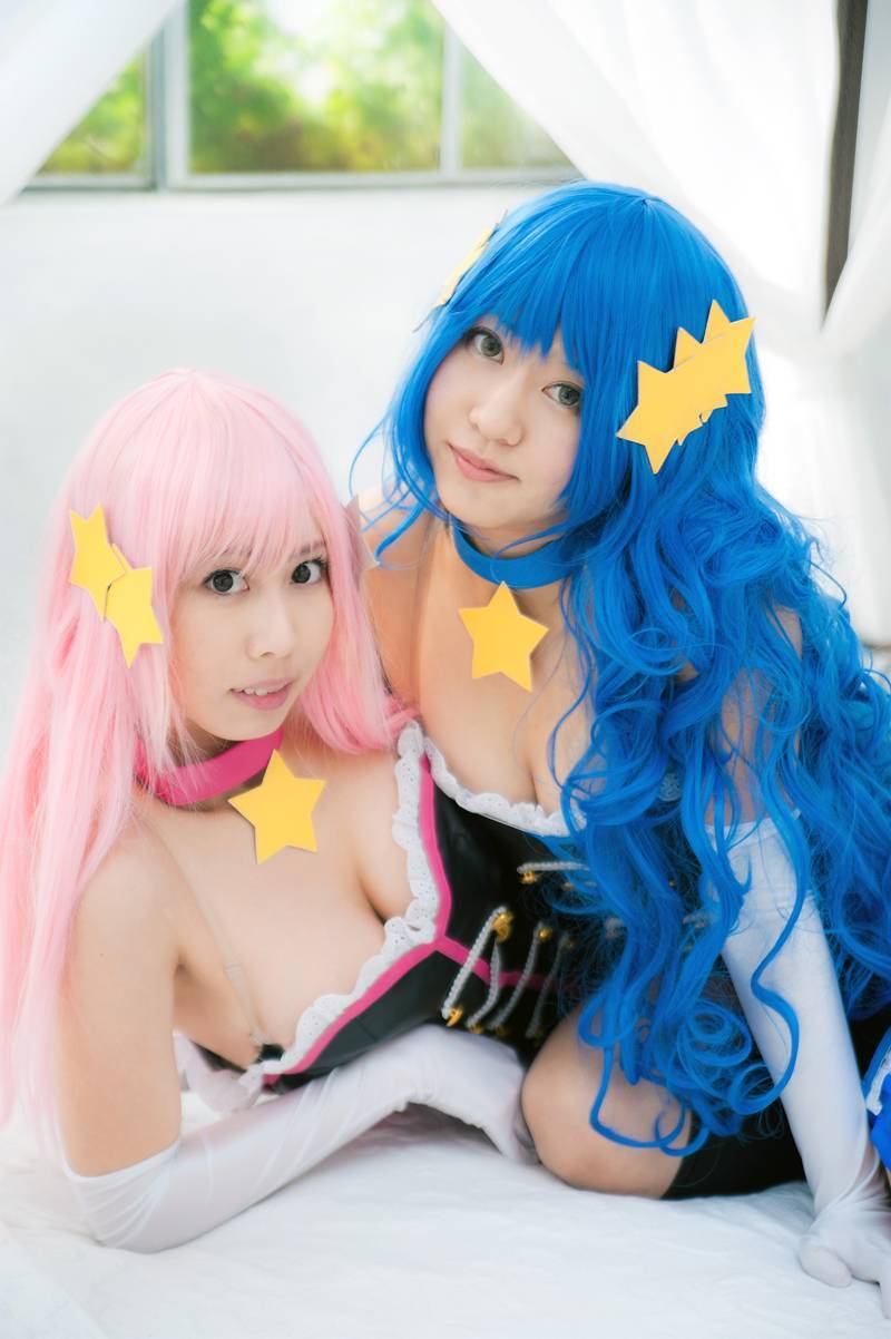 [Cosplay] 双姐妹性感cos制服写真